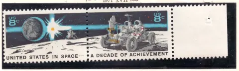 A Decade of Achievement in Space – se-tenant pair with selvage