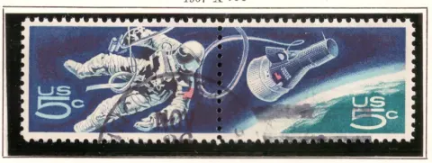 Accomplishments in Space – Se-tenant Pair